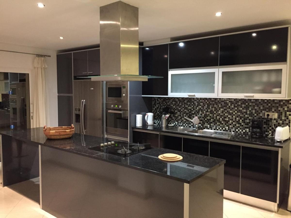 Full Private 300Sqm Villa Jacuzzi Heated Pool Ideal & Quiet Location Albufeira Exteriör bild