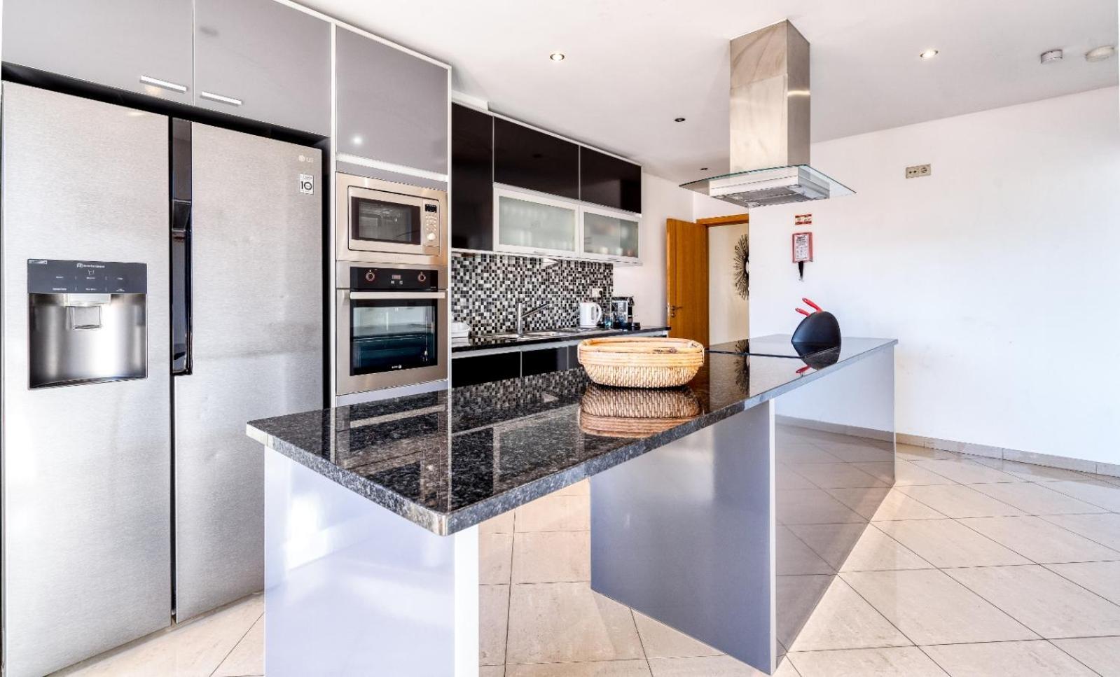 Full Private 300Sqm Villa Jacuzzi Heated Pool Ideal & Quiet Location Albufeira Exteriör bild