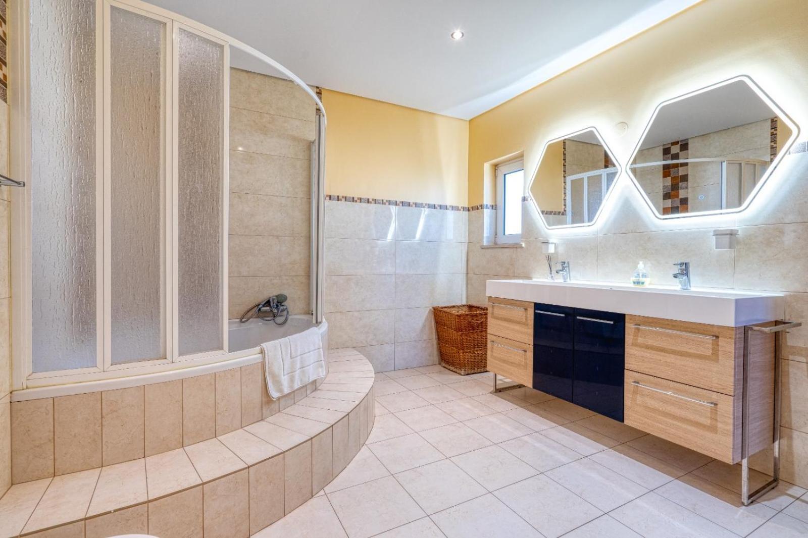 Full Private 300Sqm Villa Jacuzzi Heated Pool Ideal & Quiet Location Albufeira Exteriör bild