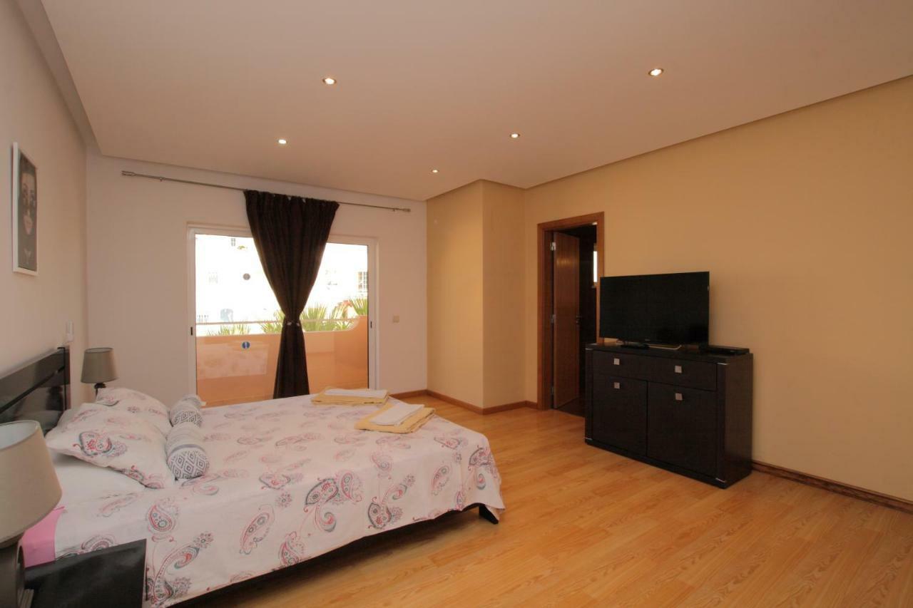 Full Private 300Sqm Villa Jacuzzi Heated Pool Ideal & Quiet Location Albufeira Exteriör bild